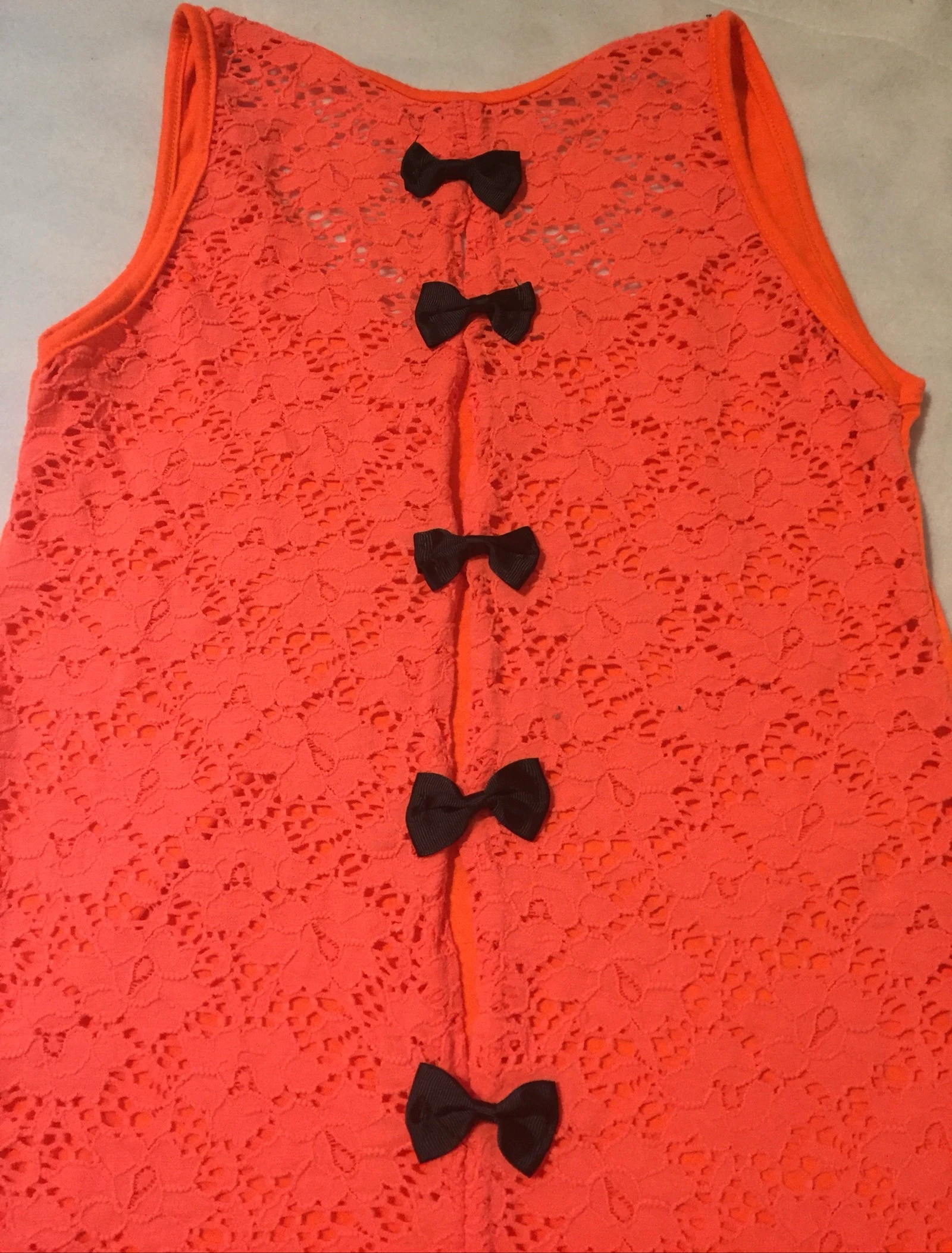 T-shirt tamanho P com efeito de renda nas costas – photo 4